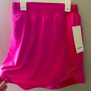 HR sonic pink Hotty hot skirt NWT